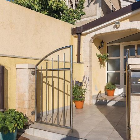 Nice Home In Sibenik With Kitchen Exteriér fotografie