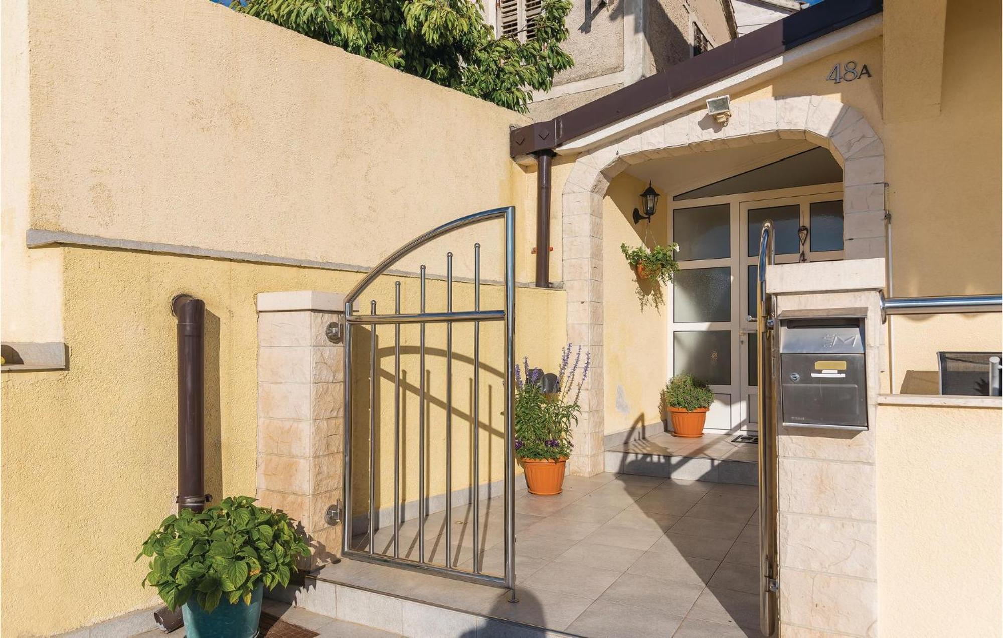 Nice Home In Sibenik With Kitchen Exteriér fotografie